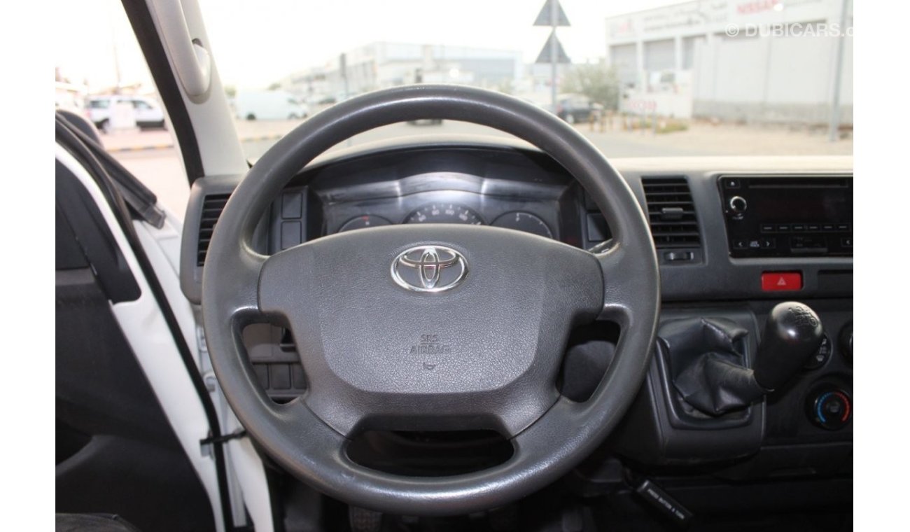 Toyota Hiace Toyota Hiace High Roof 2017 GCC, in excellent condition, without accidents, very clean from the insi