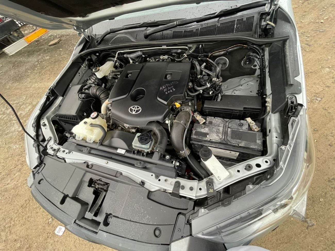 تويوتا هيلوكس GLX diesel engine ,2.8 liter ,manual gear ,year model 2024 ,right hand drive ,only for export availa