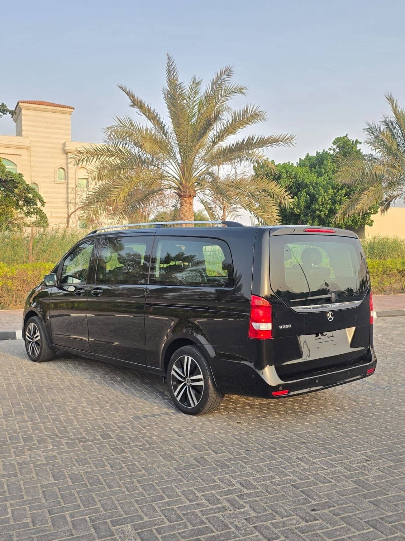 مرسيدس بنز V 250 AVANTGARDE/E