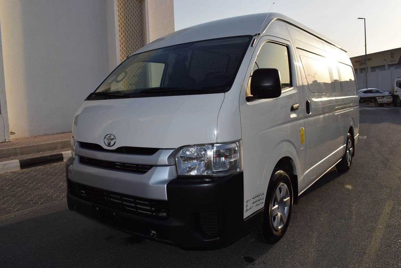 Toyota Hiace GLS - High Roof Toyota Hiace Highroof Van 2.7 ltr, model:2021. Excellent condition