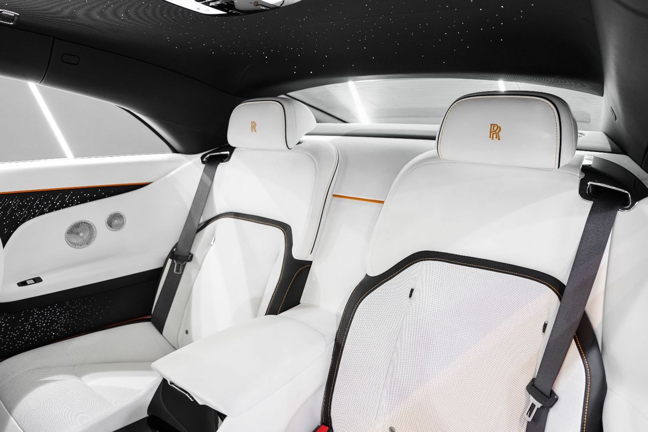 رولز رويس سبيكتر Coupe Bespoke Audio, Starlight Doors, Illuminated Fascia, Dealer Warr + Serv!!