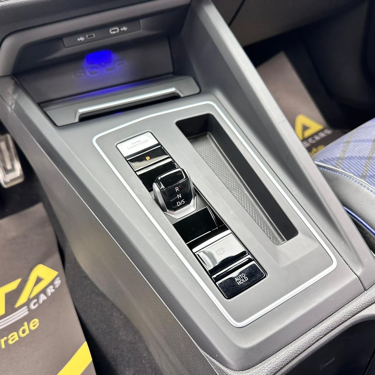 فولكس واجن جولف ار 2022 Volkswagen Golf R, Sept/2027 Volkswagen Warranty, Volkswagen Full Service History, GCC