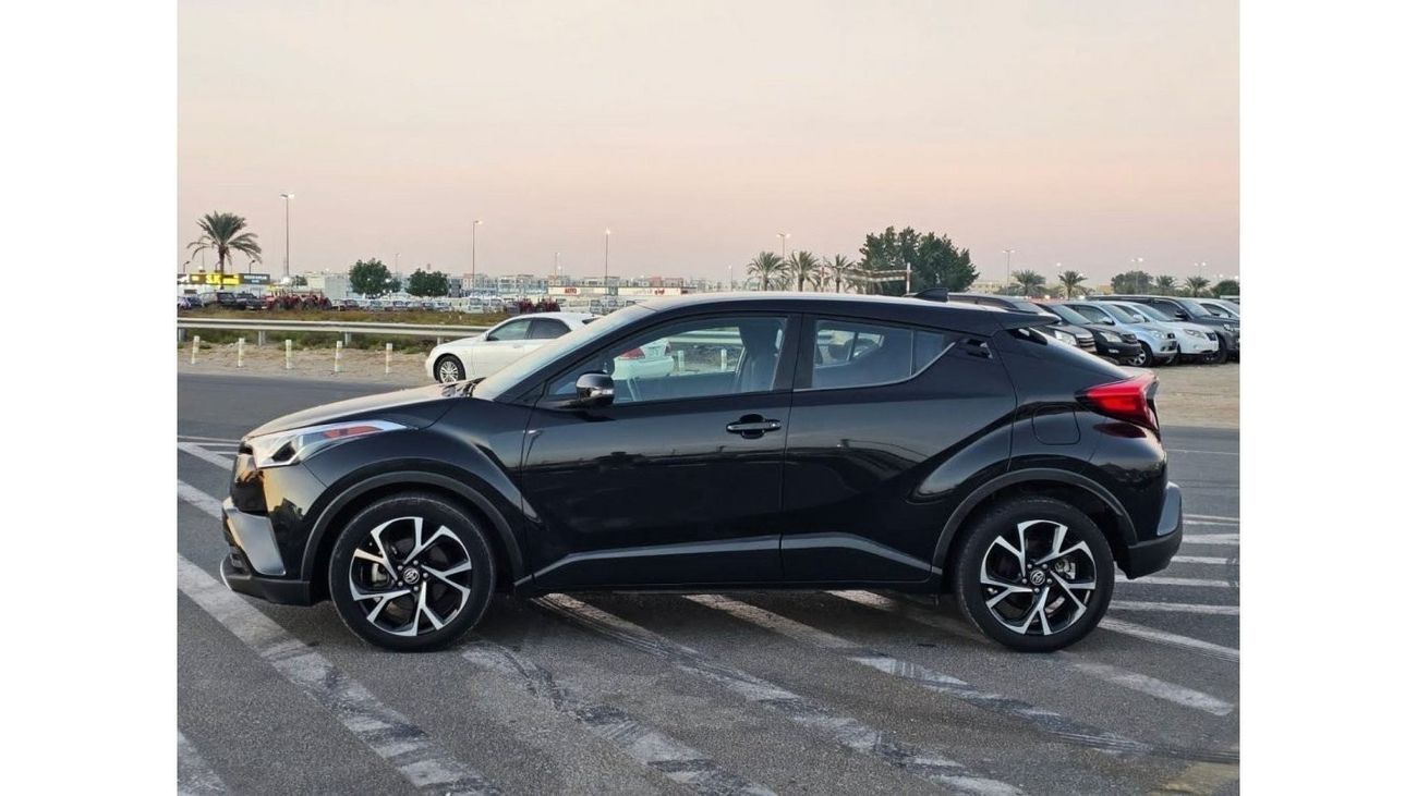 Toyota CHR 2021 Toyota C.HR 2.0L V4 XLE Push Start - UAE PASS
