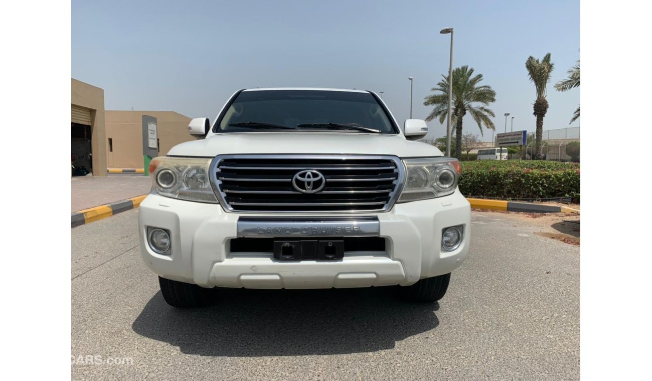 Toyota Land Cruiser Toyota landcruser GXR model2013 V8 g cc full options  km 208,000 pricce 93,000 m00971545994592