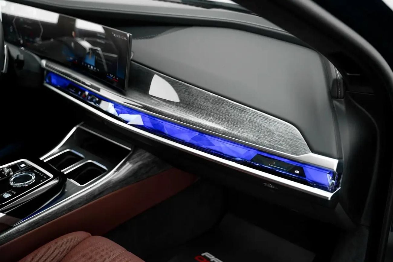 بي أم دبليو 740i 740I WITH 5 WARRANTY AND SERVICE CONTRACT FROM AGMC