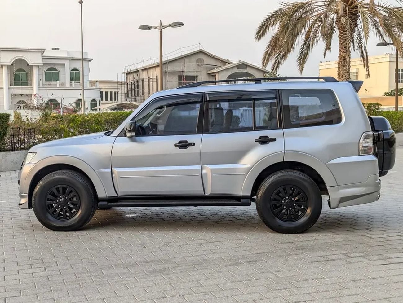 Mitsubishi Pajero GLS MIDLINE GLS MID OPTION V6 3.5L IN EXCELLENT CONDITION