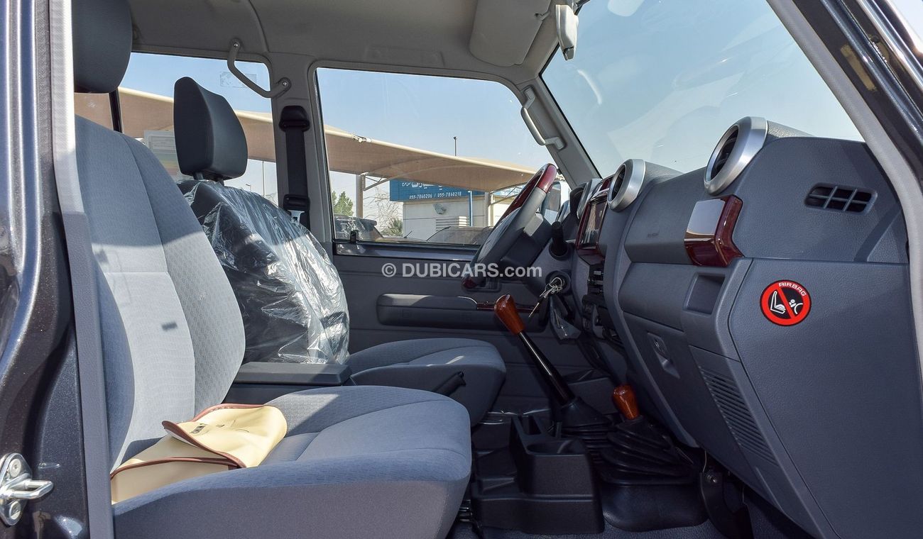 Toyota Land Cruiser Pick Up V8