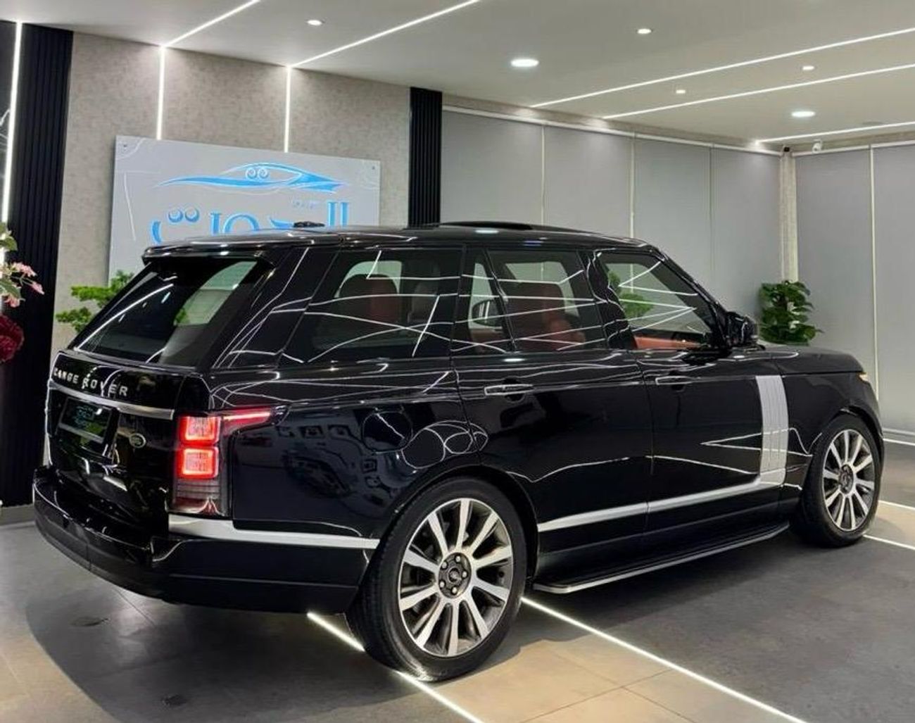 Land Rover Range Rover Supercharged 5.0L VIP RANGE ROVER VOGUE || SUPERCHARGE || RADAR || TOP RANGE || GCC || FREE ACCIDENT