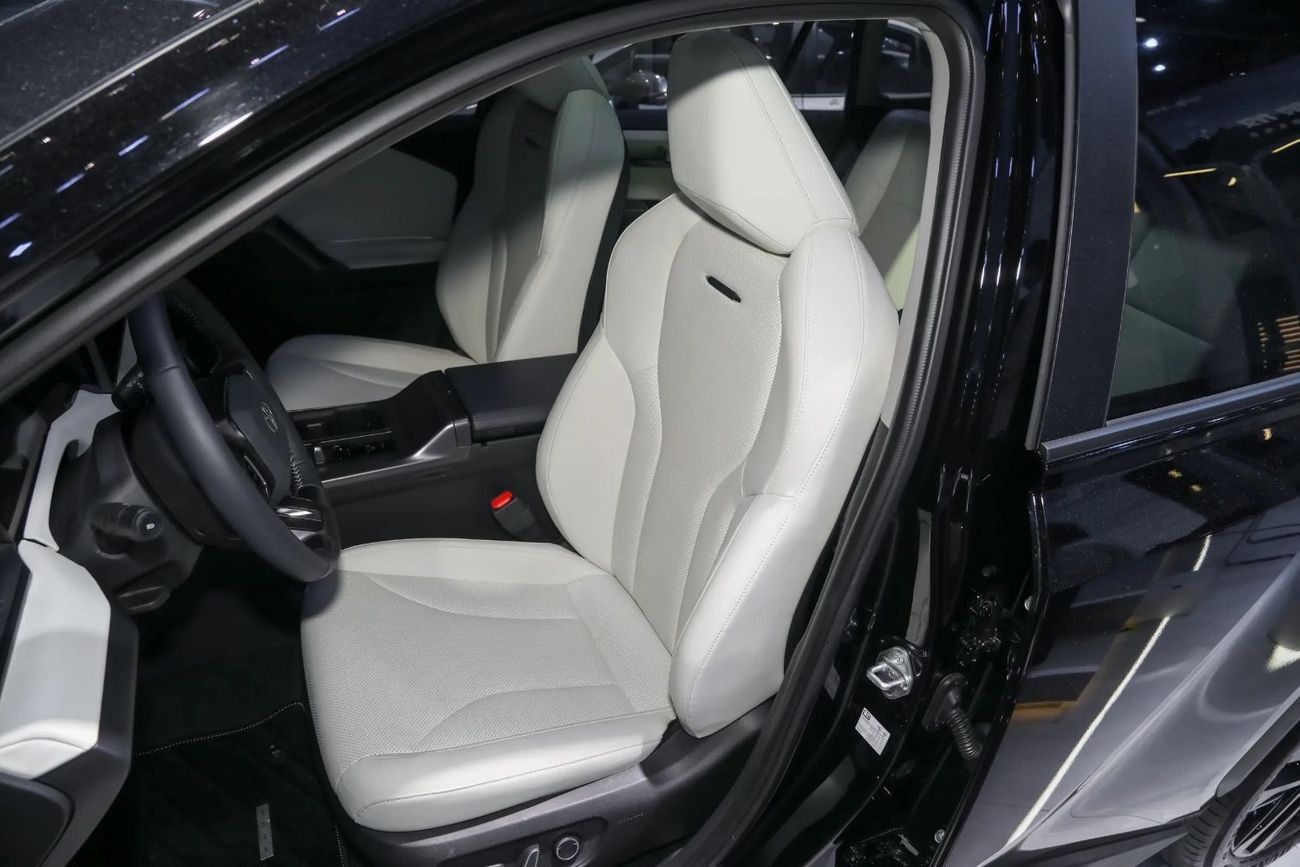 تويوتا راف ٤ 2.5L hybrid 4WD Flagship edition