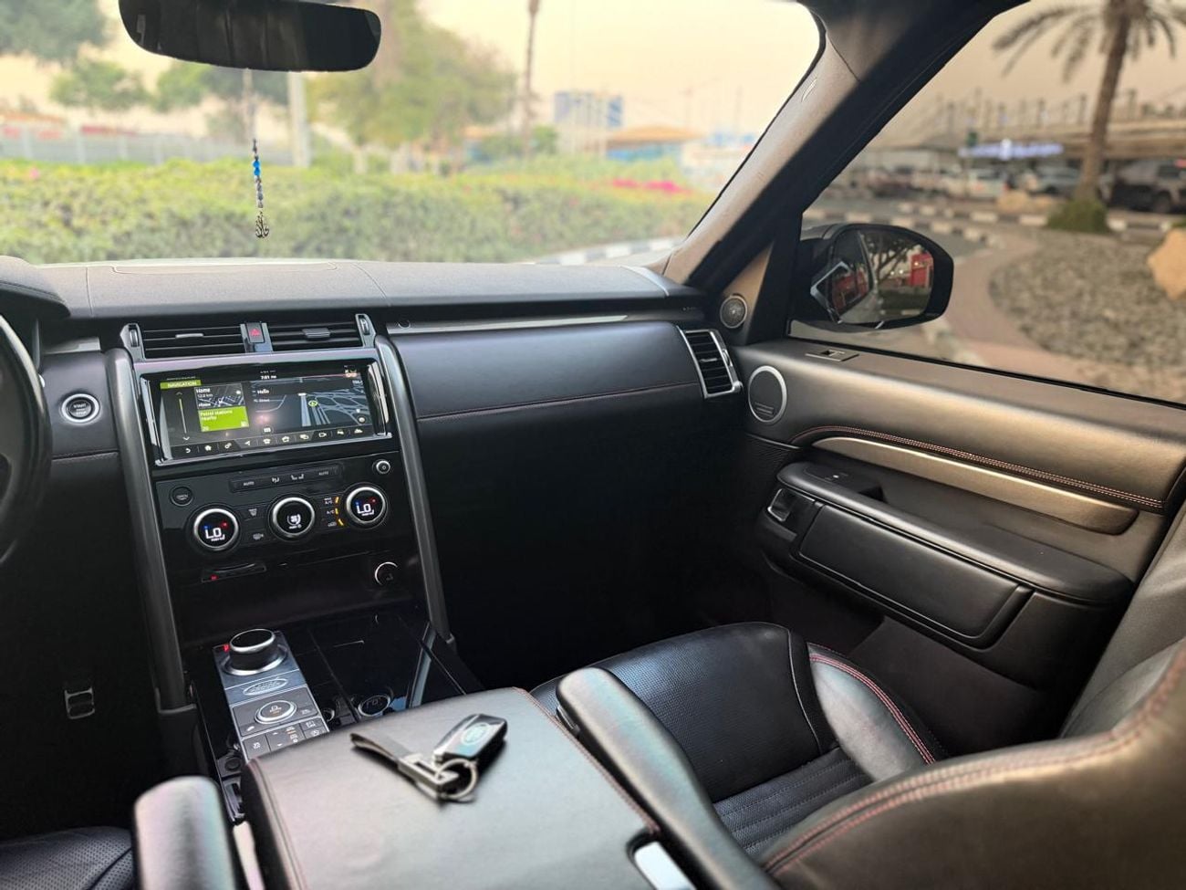 Land Rover Discovery HSE Land Rover Discovery Si6 2017 GCC Specs Full Service History 2 Keys One Owner