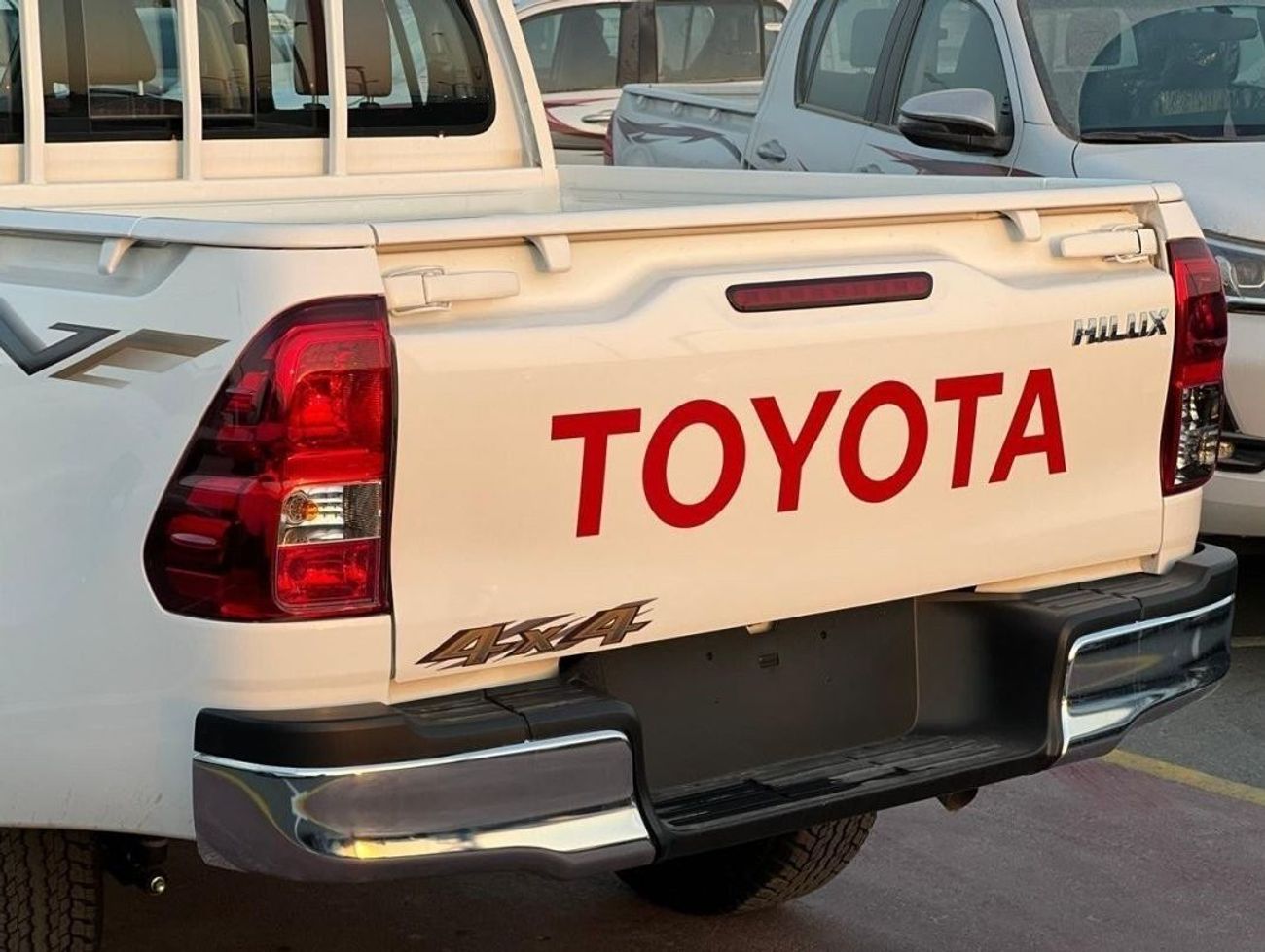 تويوتا هيلوكس TOYOTA HILUX 2.4 DIESEL 4WD 4DOORS 2024