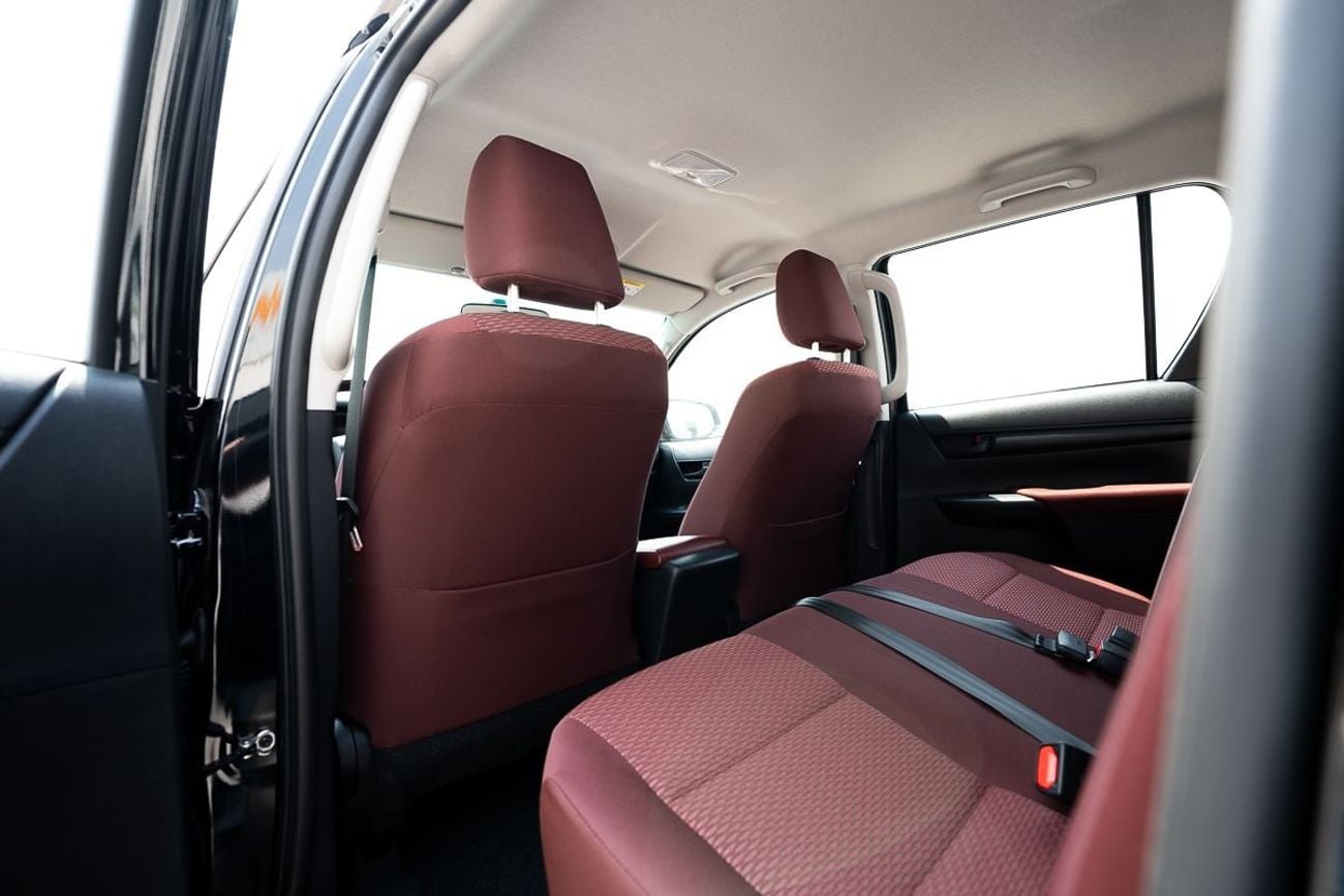 تويوتا هيلوكس GLX 2.7L Petrol Double Cabin Automatic Transmission 4x4 2026