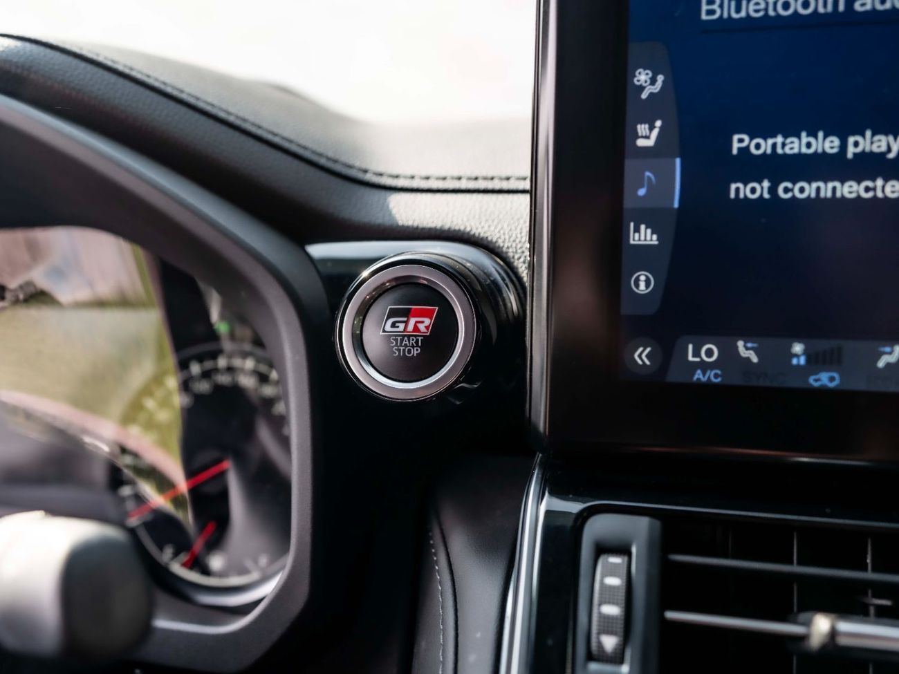 Toyota Land Cruiser GR-S 3.3L