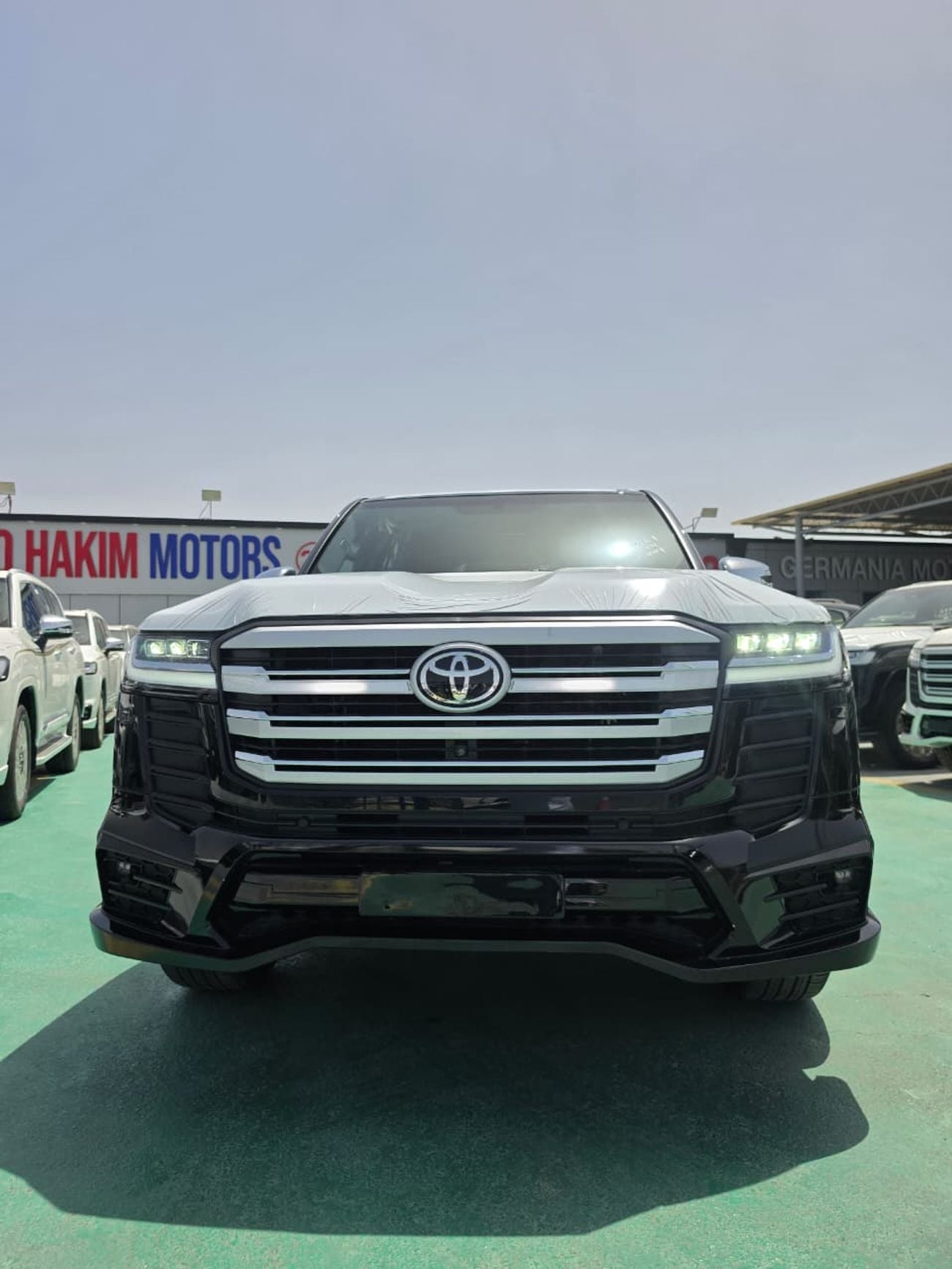 Toyota Land Cruiser Toyota Land Cruiser GXR Limited 4.0L 2026 – Full Option | 4.0L V6 | Black Exterior | Black & Red Int