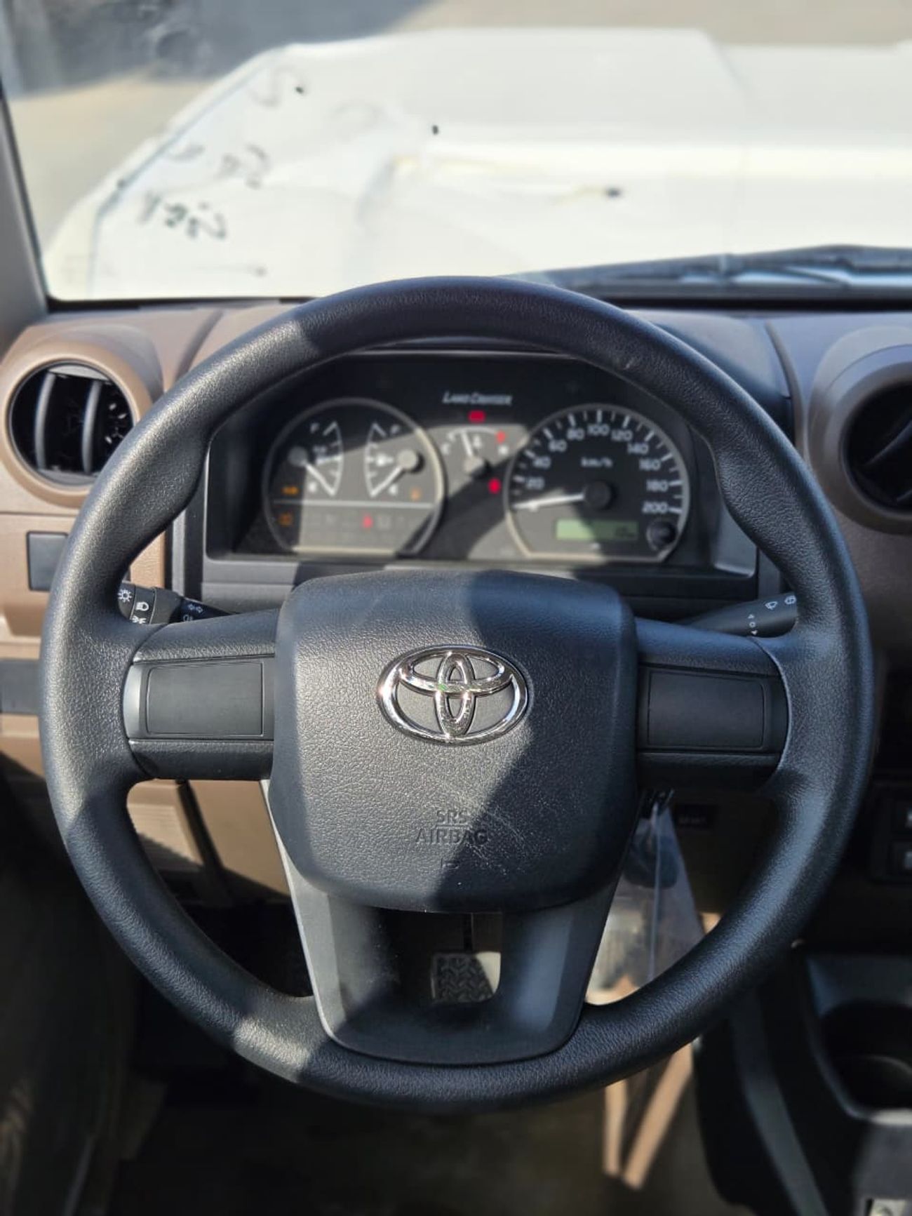 Toyota Land Cruiser 70 GRJ78 4.0L PETROL M/T 9 SEATER HARDTOP GCC SPECIFICATION