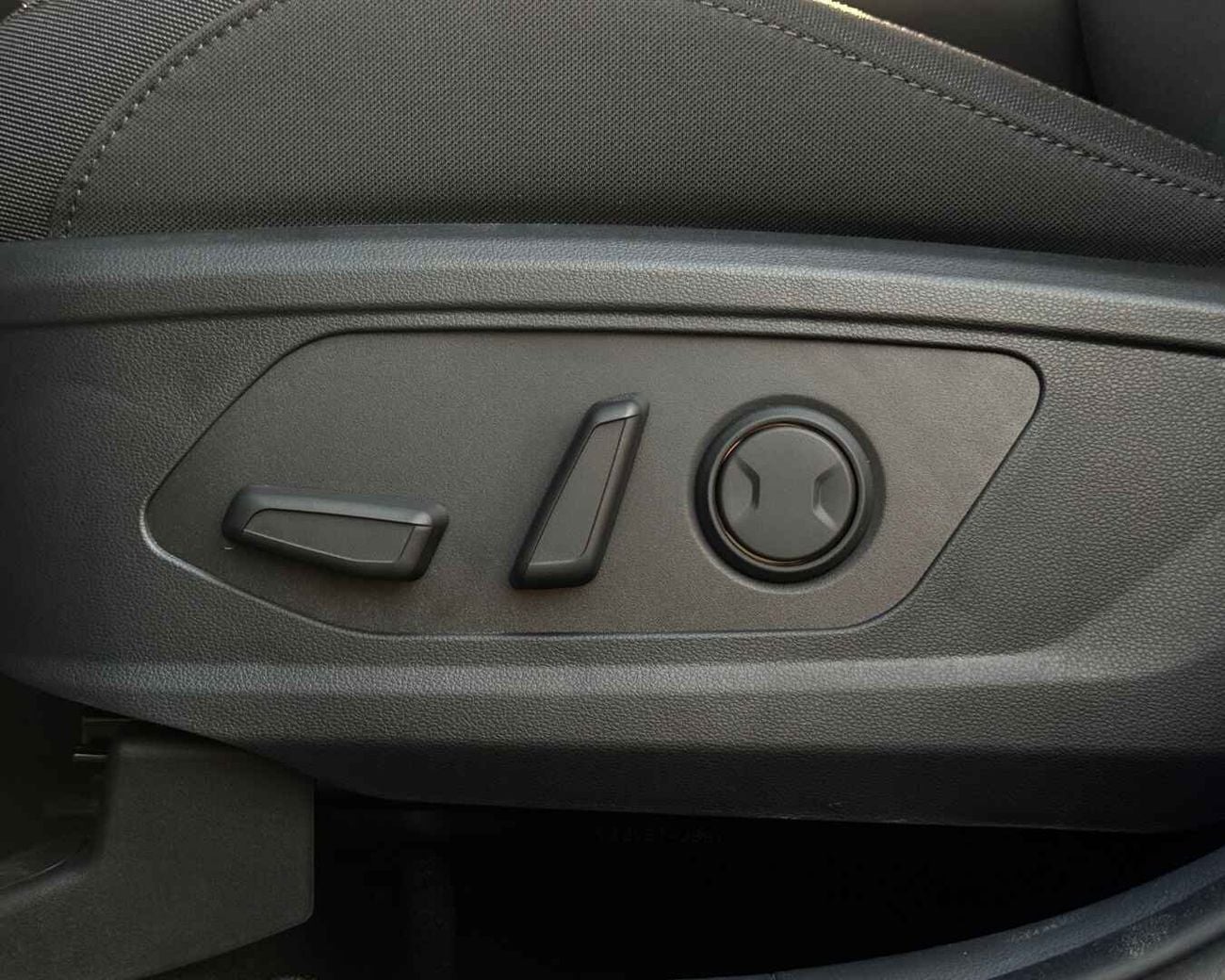هيونداي توسون HYUNDAI TUCSON 1.6T - 2027 MODEL - GCC SPECS - WHITE COLOR