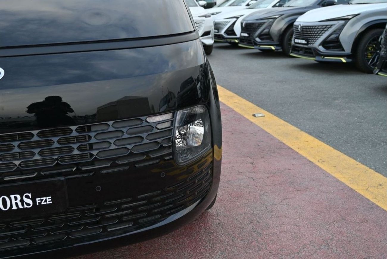 Hyundai Staria Hyundai STARIA 3.5L Petrol, Wagon, FWD, Automatic Transmission, Color Black, Model 2023