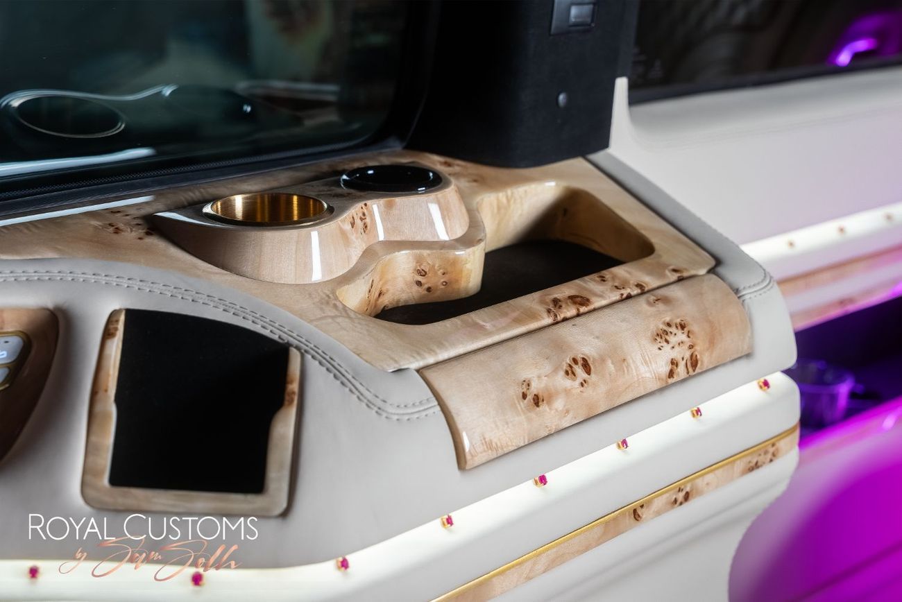 مرسيدس بنز V 300 “LA ROSE” – 1 Of 1 CONCEPT - Handcrafted by ROYAL CUSTOMS in Dubai (Since 2009)