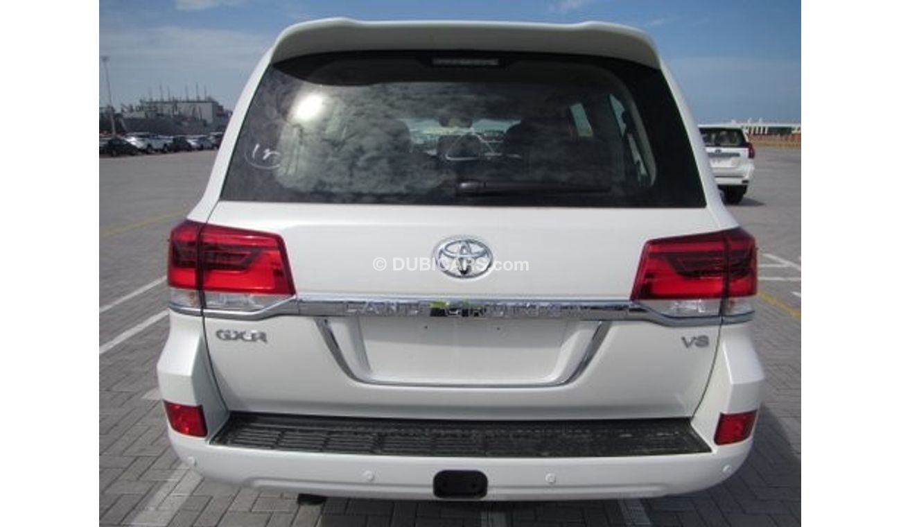 تويوتا لاند كروزر 4.5 8 سلندر ديزل مع توربو 2019 وريموت تشغيل السيارة عن بعد