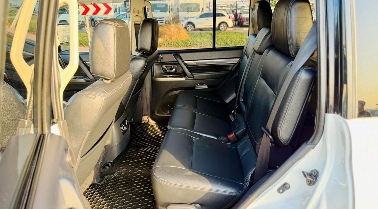 ميتسوبيشي باجيرو -