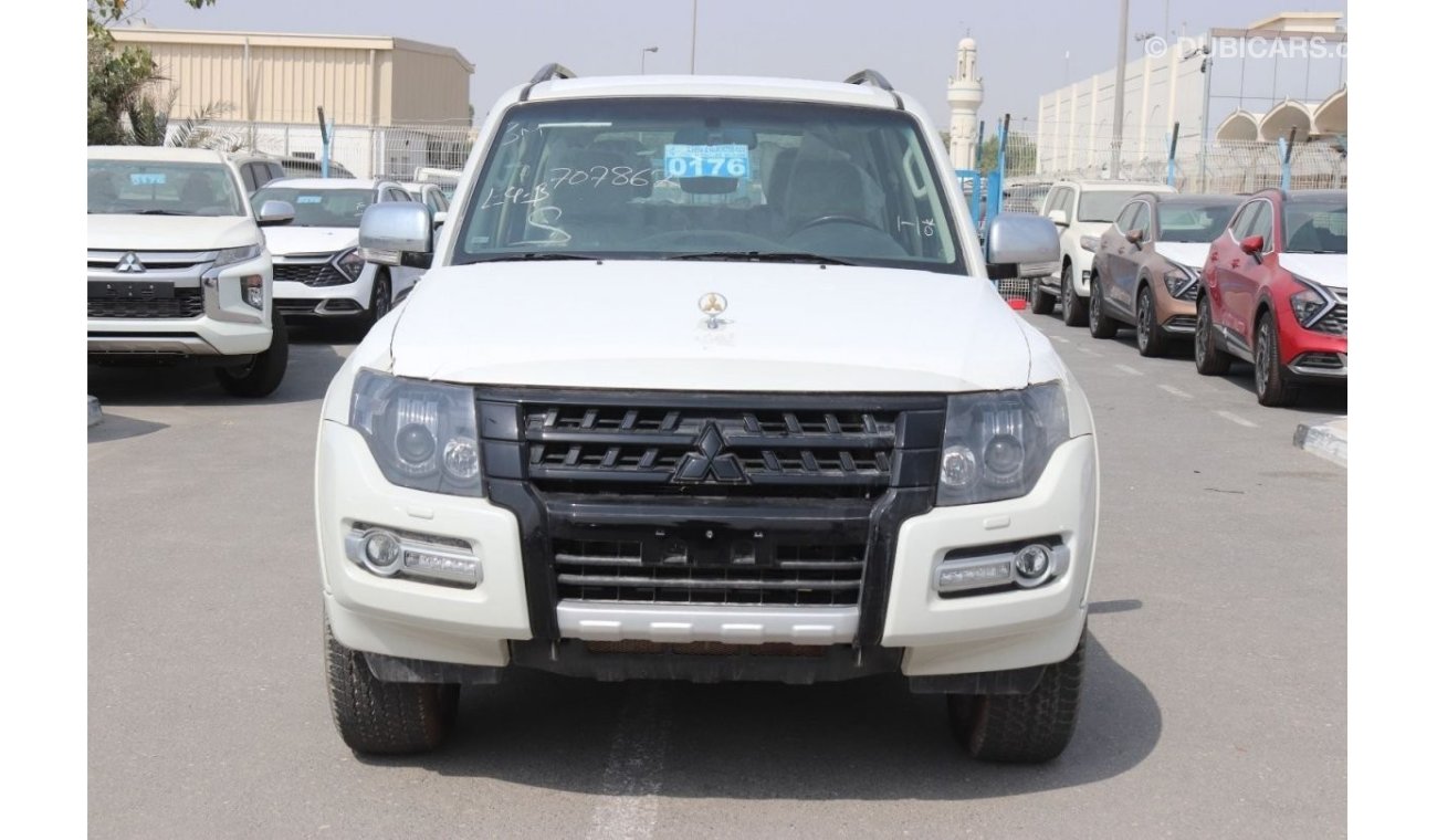 ميتسوبيشي باجيرو 3.8GLS V6 FULL OPTION, LEATHER SEAT, 2 ELECTRIC SEAT, MULTIMEDIA STEERING, MONITOR, ALLOY WHEELS