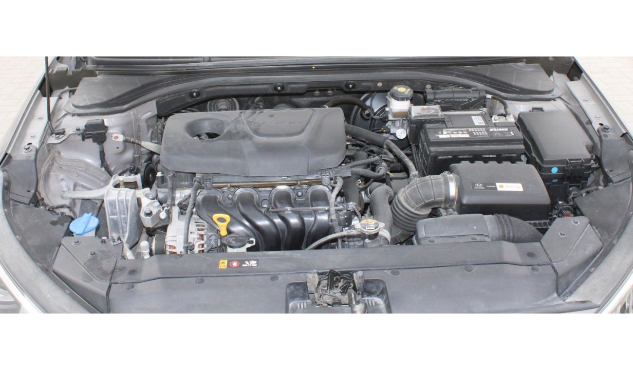 هيونداي إلانترا هيونداى النترا 2020 خليجي فضي بحالة ممتازة بدون حوادث