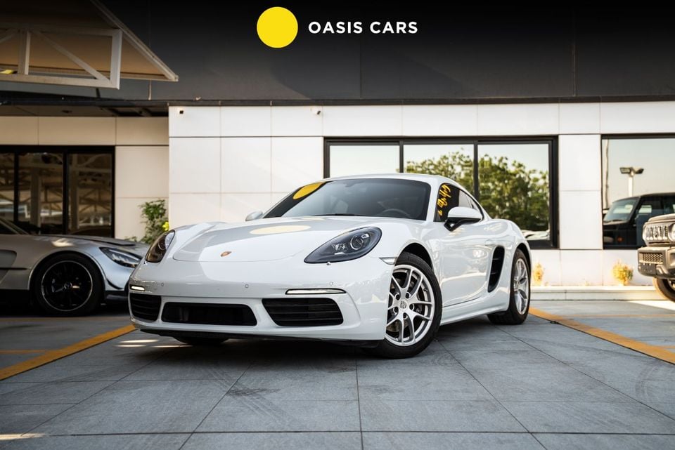 Porsche 718 Cayman GLS MIDLINE 2023 Agency Warranty GCC 2.0L Turbo 4 Cylinders Low Mileage Full Service History 2023
