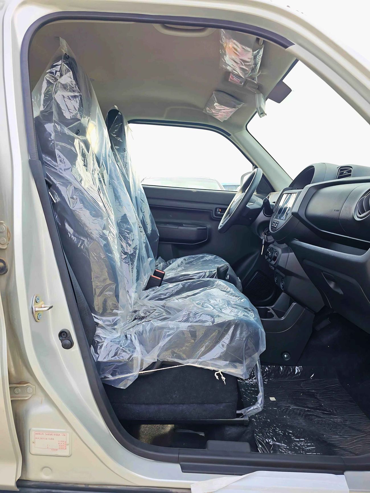 سوزوكي اسبريسو GL 1.0 A/T / Full Option / Alloy Rims / Power Steering Control / DVD (Code # SPGLAM)