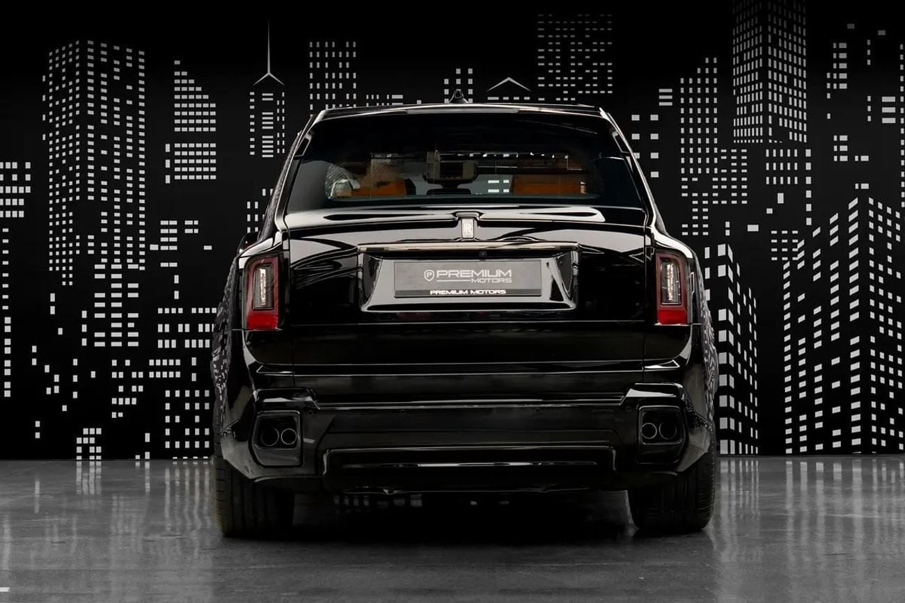 رولز رويس كولينان BLACK BADGE