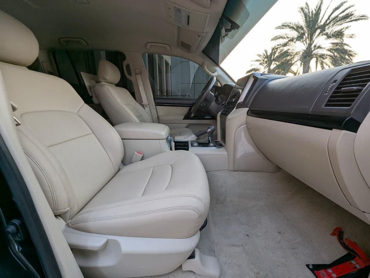 Toyota Land Cruiser GXR Toyota Land Cruiser Model 2019 cylinder 6 petrol