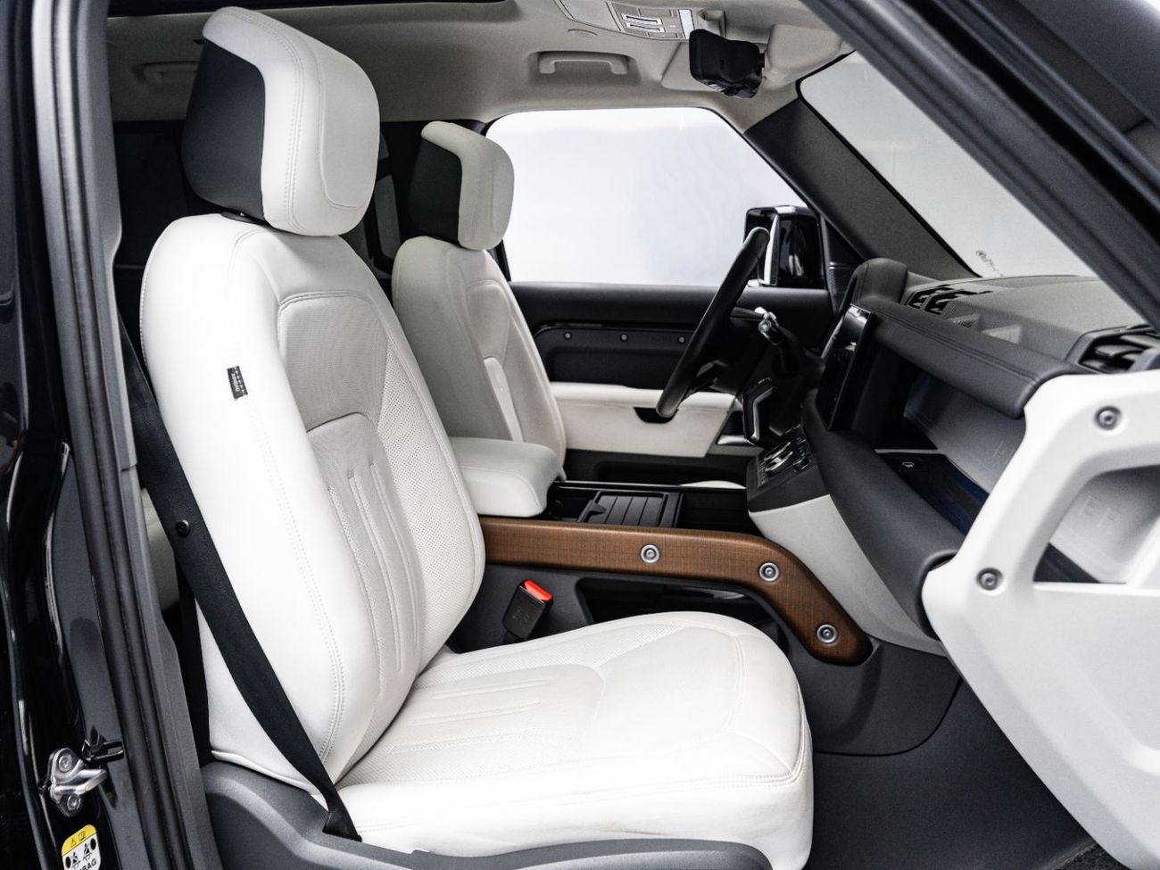 Land Rover Defender P400 110 HSE 3.0L (5 Seater)