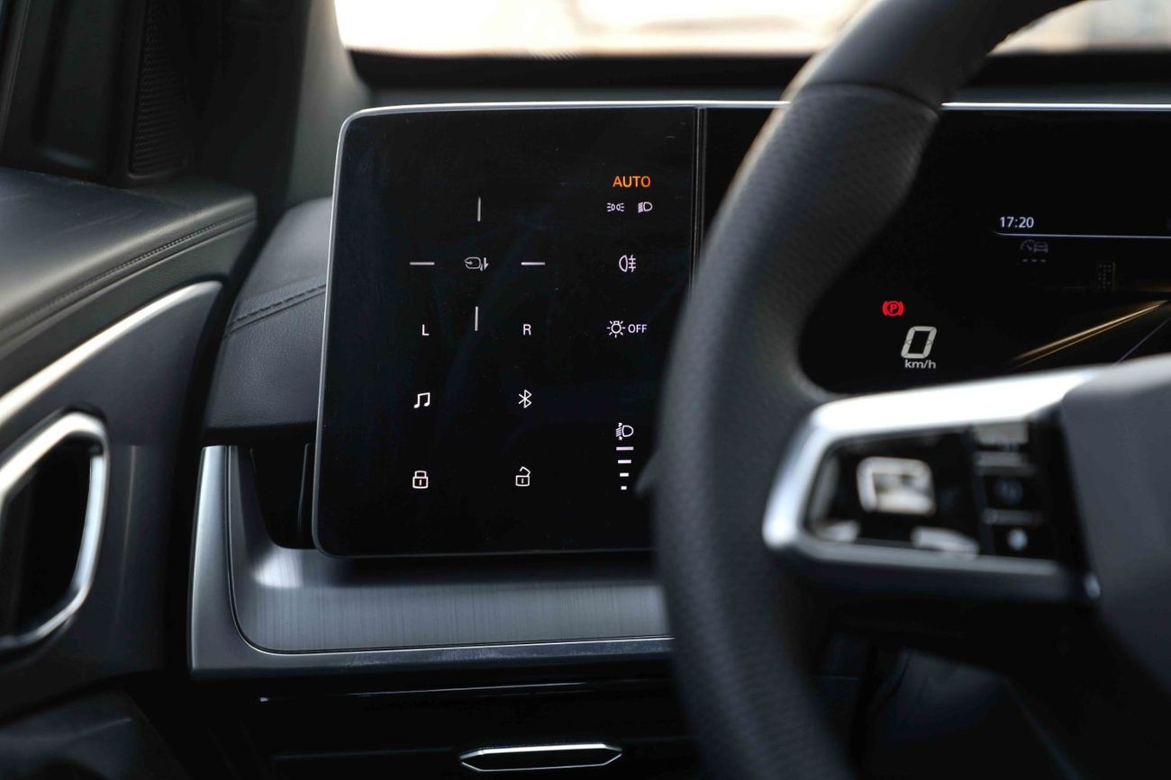 أم جي 1 2024 MG1 1.5 CVT LUXURY - رمادي أسود مزدوج طن من الداخل Black teche | تصدير فقط