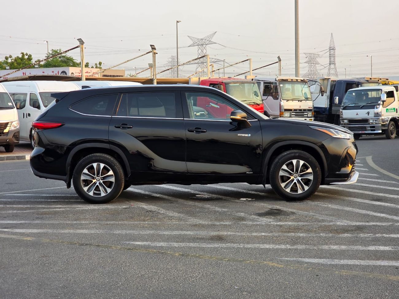 تويوتا هايلاندر 2.5L Hybrid XLE (AWD)