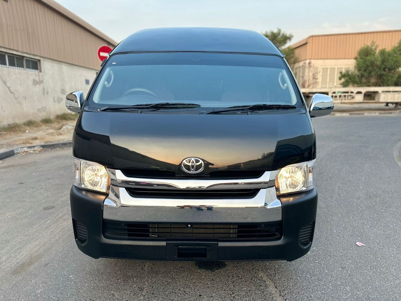Toyota Hiace PREMIUM CONDITION | RHD | 3.0L DIESEL | 2015 | AIR CONDITIONER | 14 SEATERS