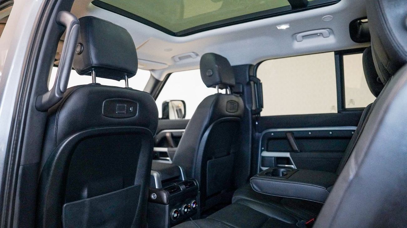 لاند روفر ديفندر P300 110 SE 2.0L (7 Seater) | AED 3,812 PM | Up to 3 Years Warranty | GCC