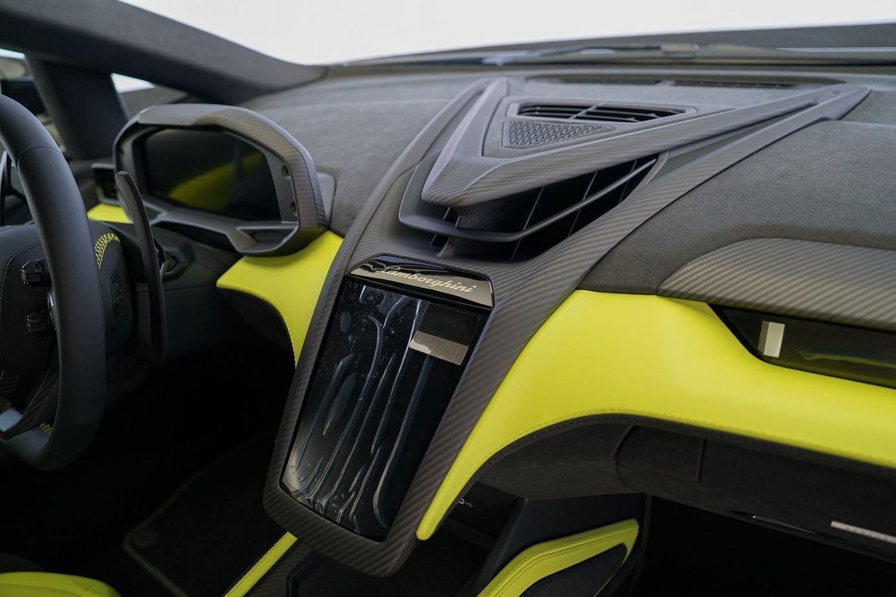 Lamborghini Revuelto 6.5L V12 Hybrid