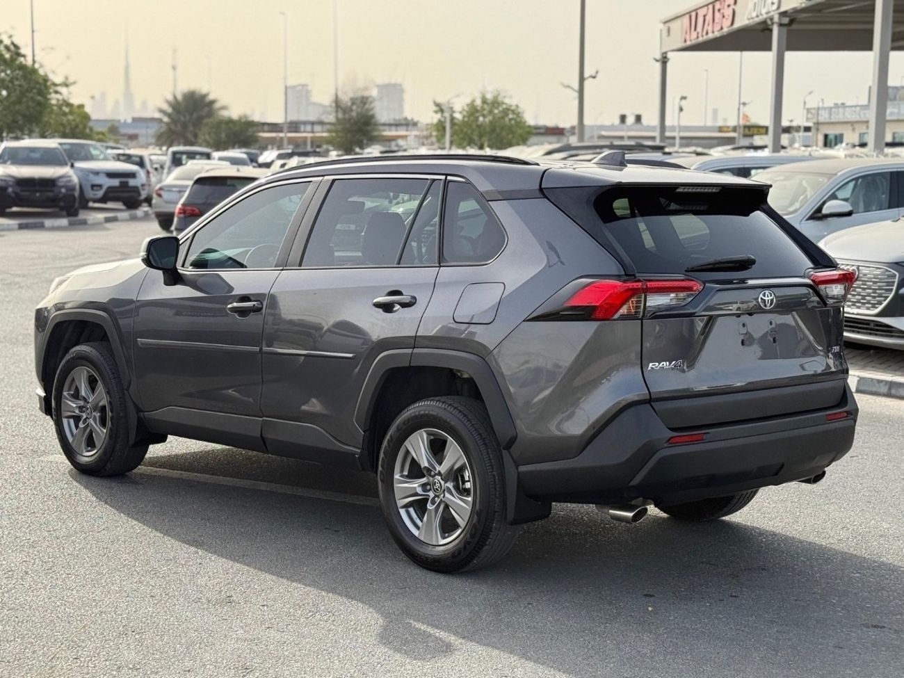 تويوتا راف ٤ XLE 2.5 leather seats, push start