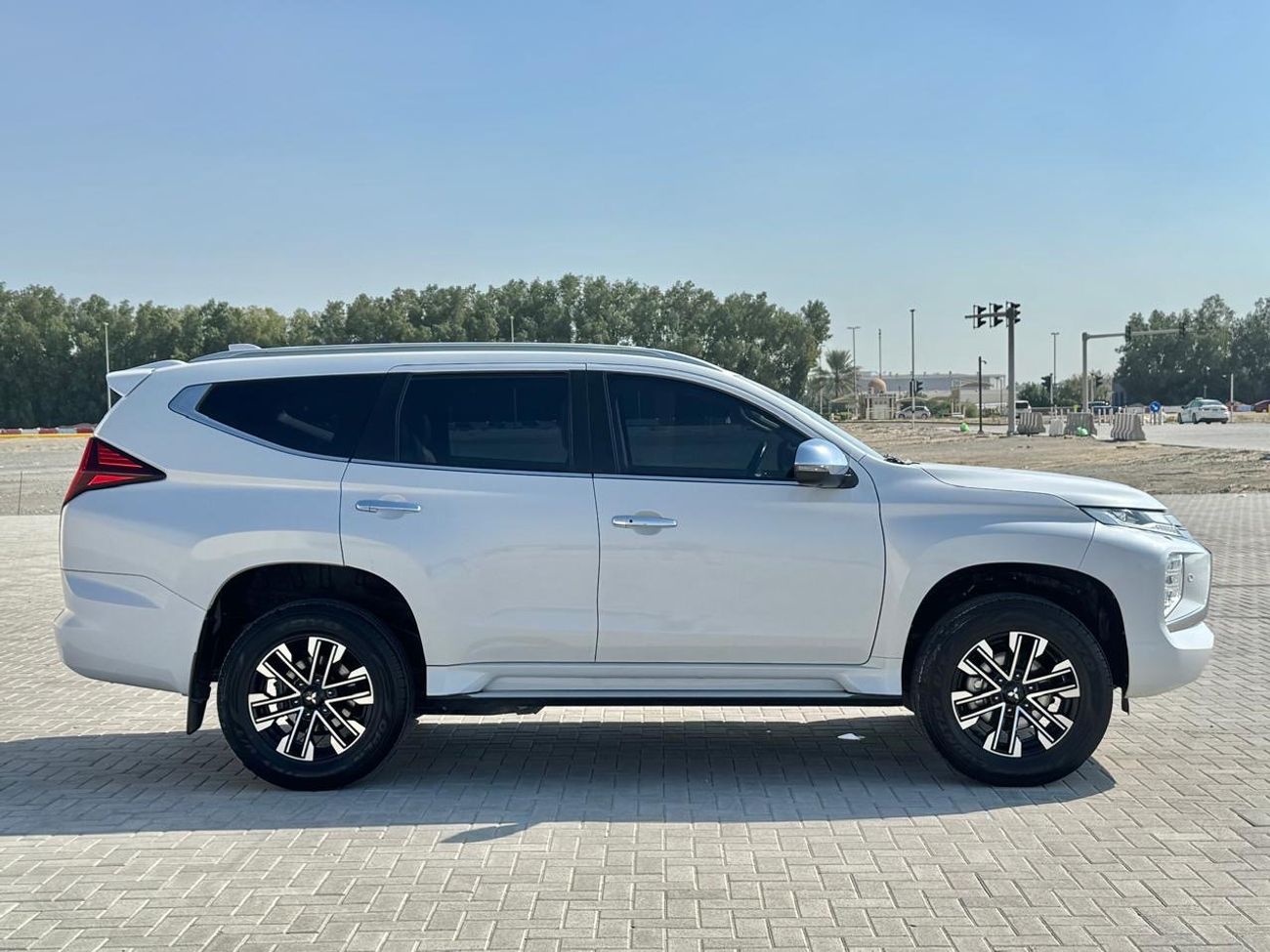 Mitsubishi Montero Sport MITSUBISHI MONTERO 2020 TOP OF Range Sunroof,GCC SPECS