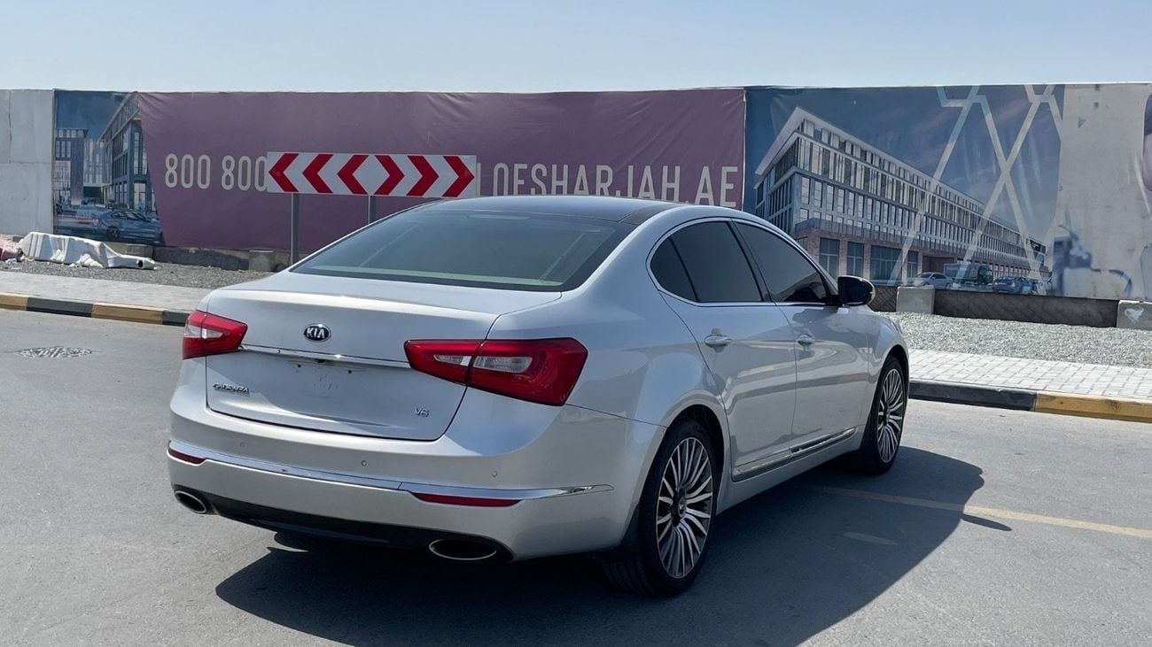 Kia Cadenza LX 3.3L Top,