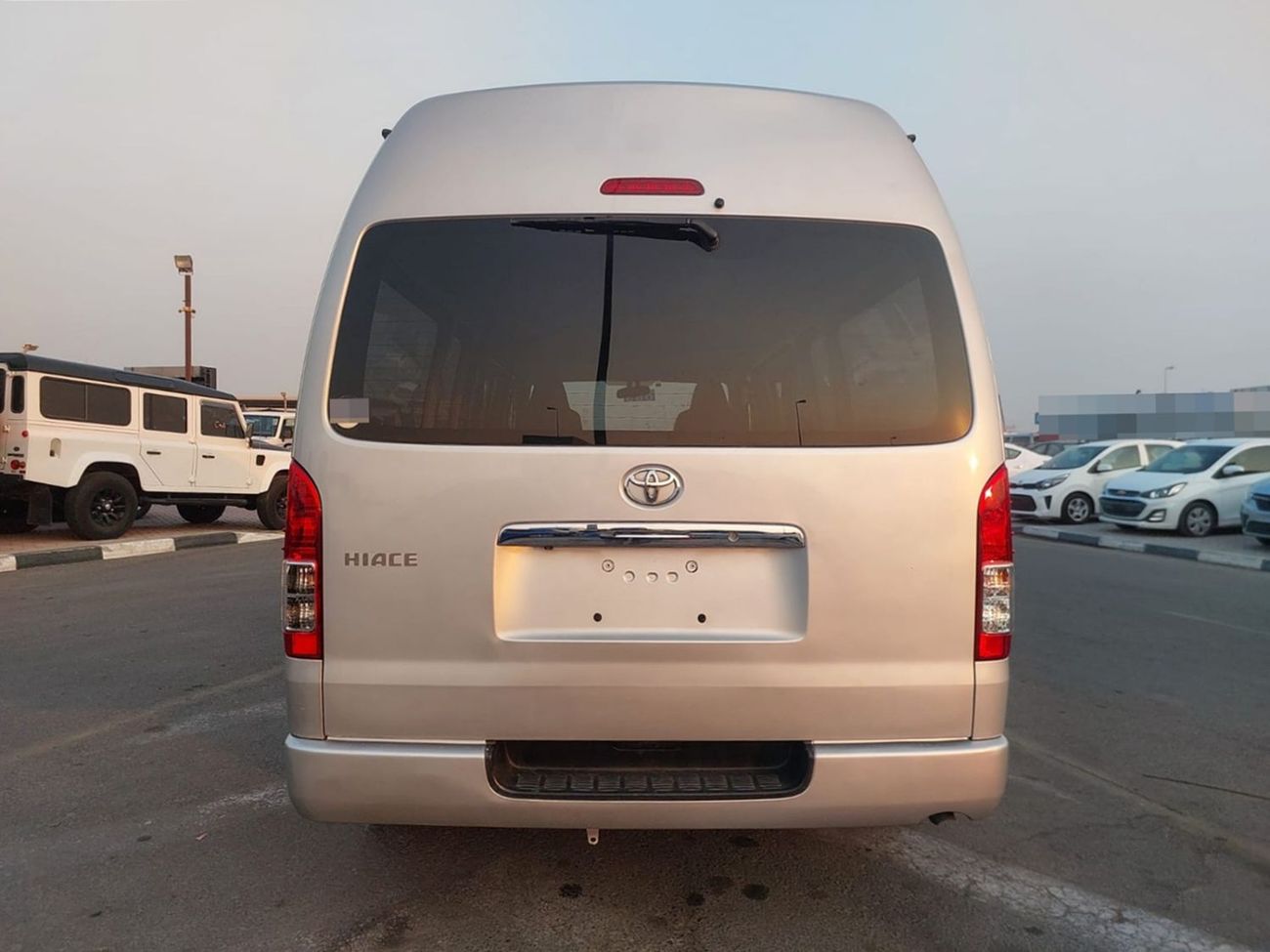 تويوتا هاياس TOYOTA HIACE VAN RHD 2015 MODEL 3.0 L DIESEL AUTOMATIC(PM15202)