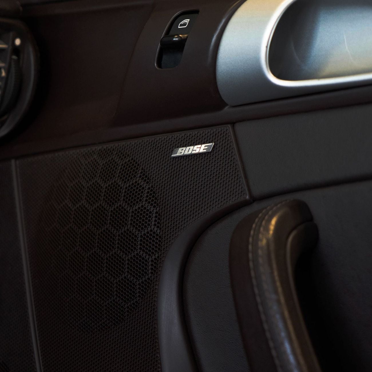 Porsche 911 299,950 AED • Porsche 911 Turbo • 1 Year Warranty • Full Agency Service History