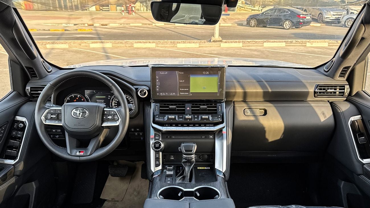 Toyota Land Cruiser 300 GR SPORT 3.3L DIESEL A/T Floor 5-SEATERS EUROPEAN BRAND NEW 2023 0KM