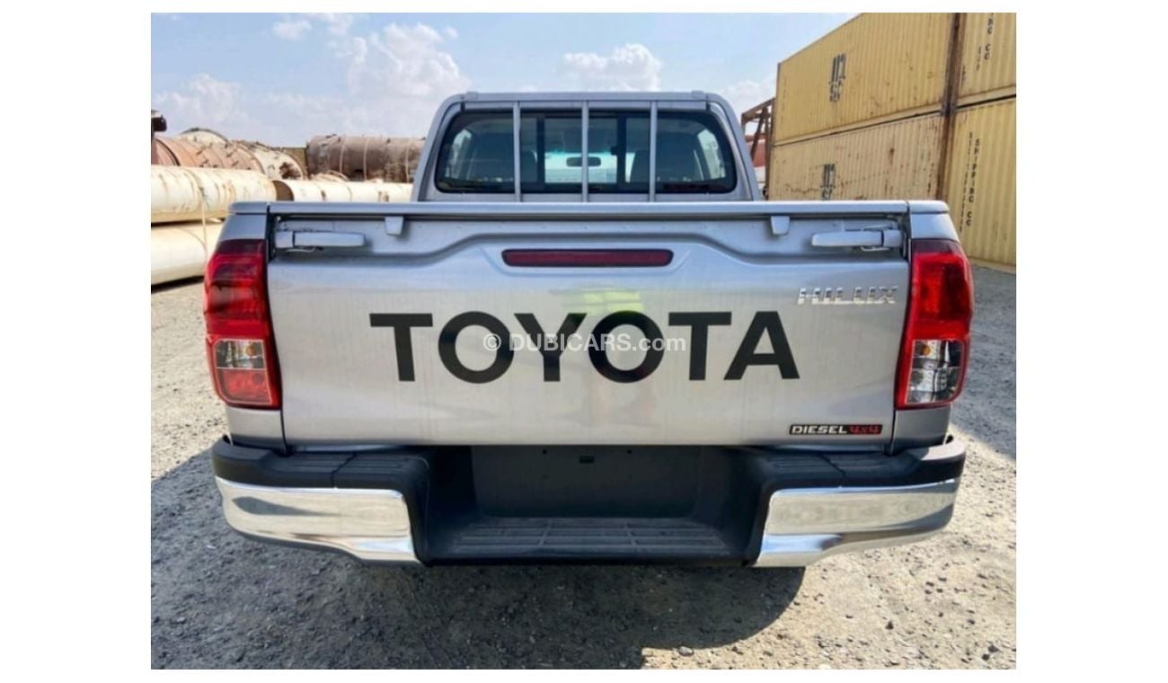 تويوتا هيلوكس MID OPTIONS 2.4L DIESEL 6M/T 4WD