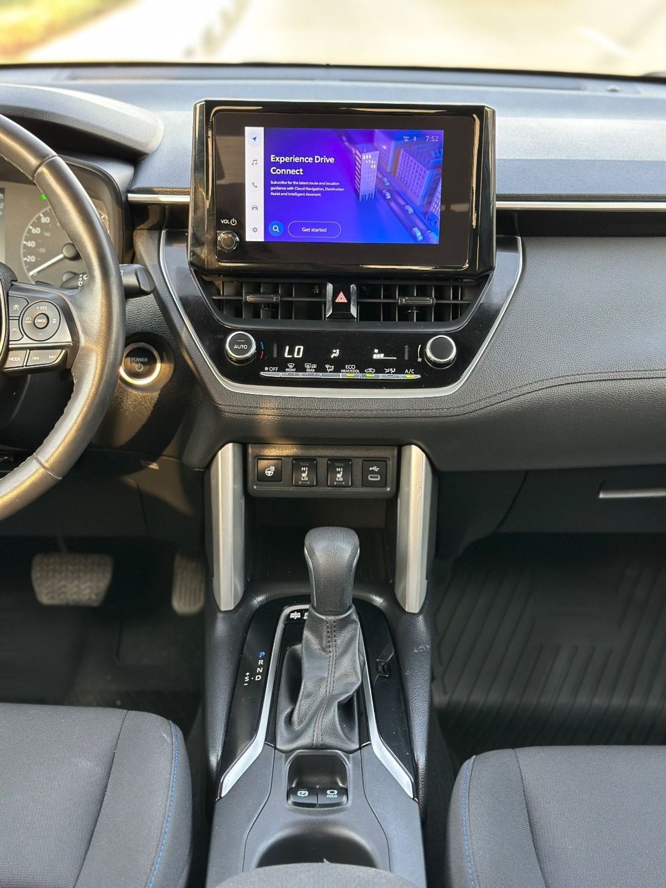 Toyota Corolla Cross Hybrid SE Full Option push start 2023