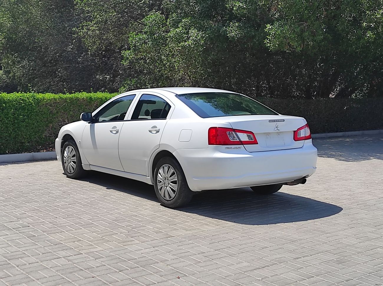 Mitsubishi Galant GLS 2.4L Mitsubishi Gallant 2011 Gcc V4 full automatic