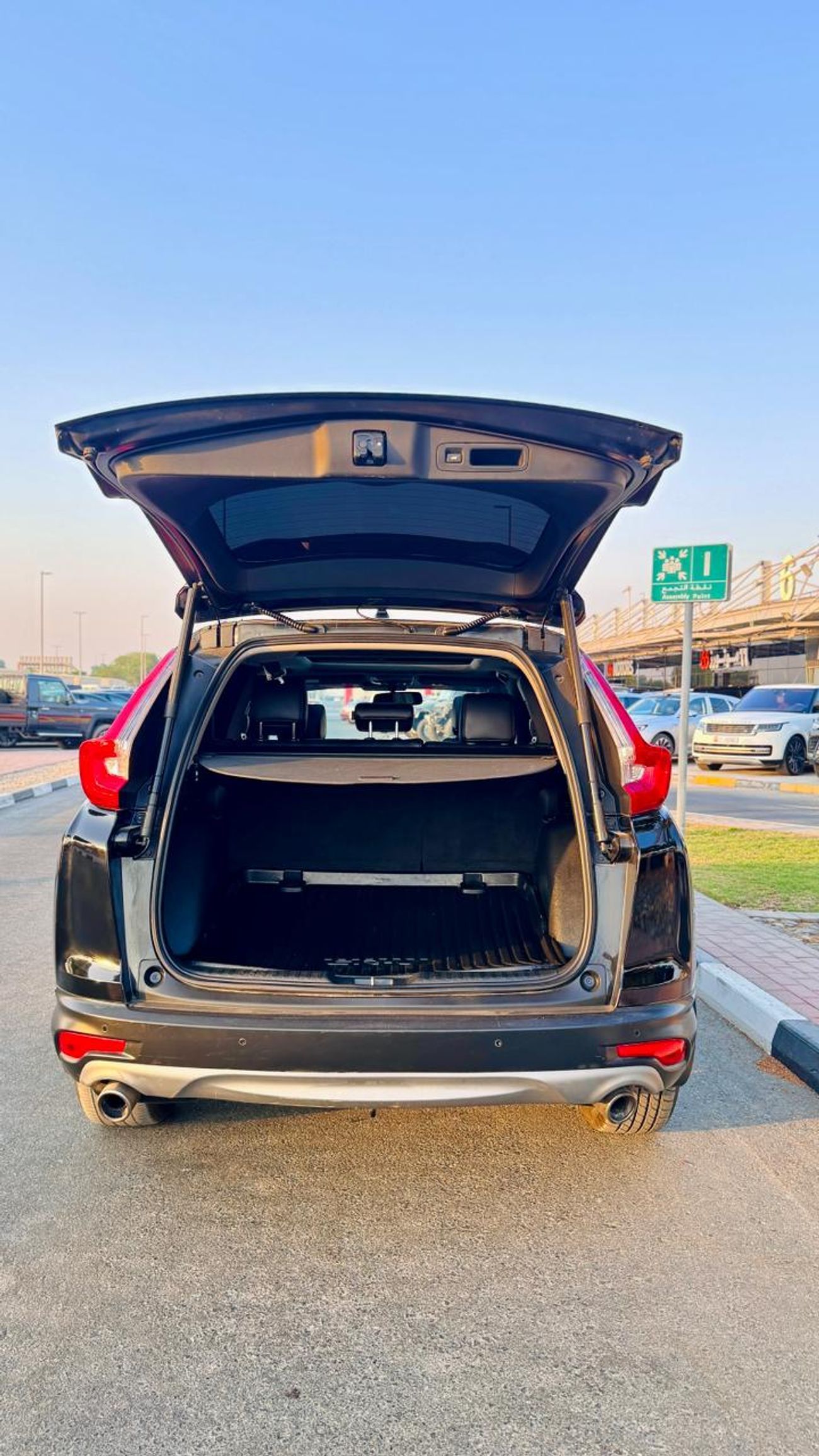 Honda CRV PREMIUM FEATURES CROSSOVER | PANORAMIC SUNROOF | AT | 1.5L PETROL ENGINE | AWD