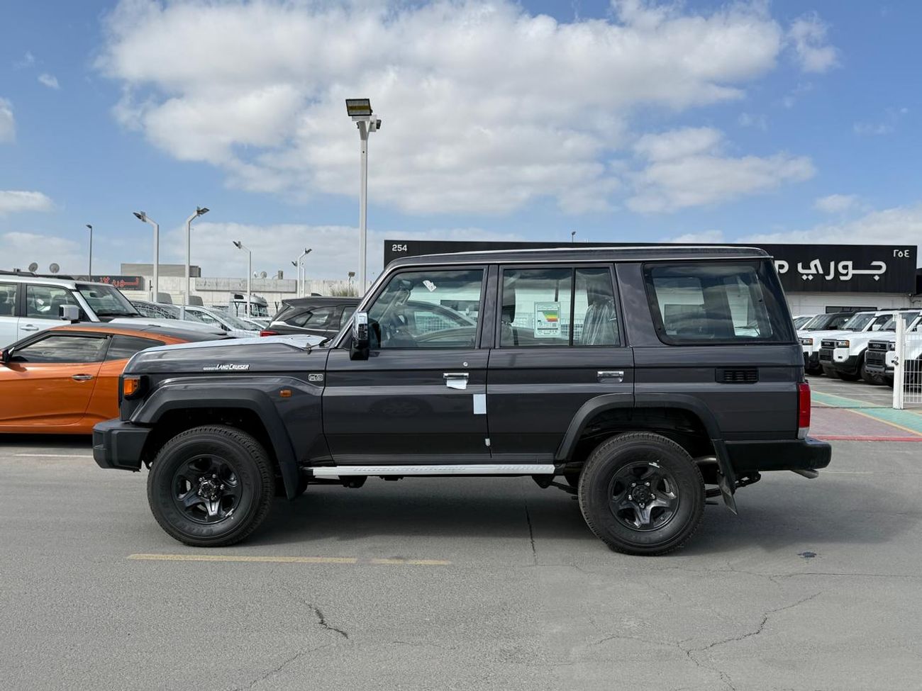 Toyota Land Cruiser 70 LC76 HARDTOP 4.0L PETROL 5 DOORS M/T FULL OPTION 2025 MODEL