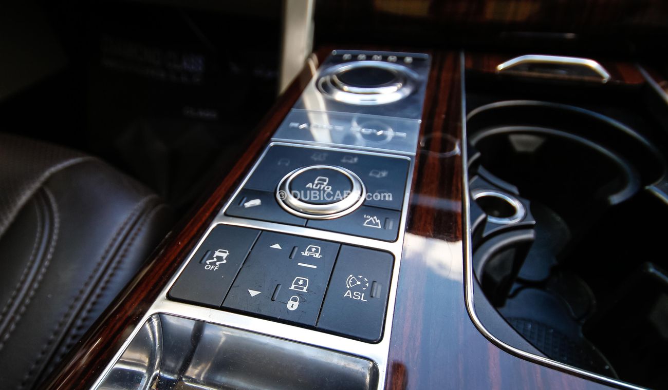 Land Rover Range Rover With Autobiography Badge