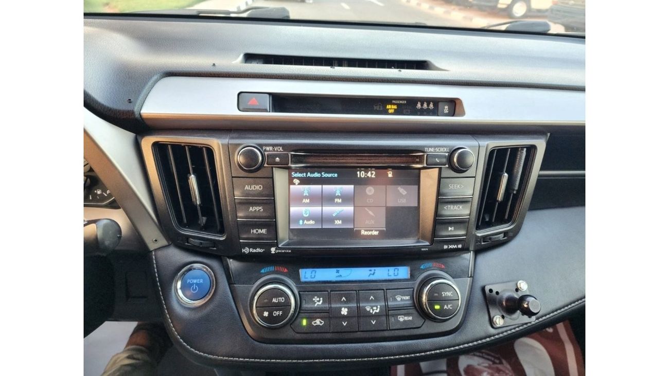 تويوتا راف ٤ TOYOTA RAV4 XLE HYBRID FULL OPTION