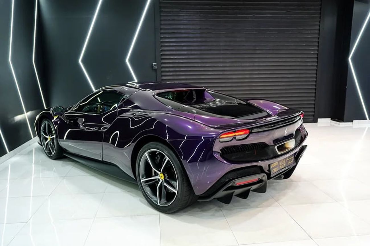 فيراري 296 GTS Standard